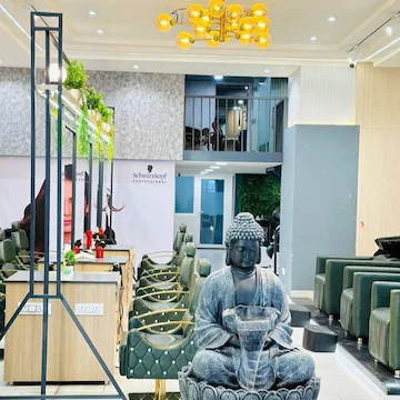 Royal Oxywave Luxury Salon interior
